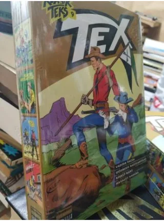 Tex (Teks) Maceraperest Çizgiler Altın Klasik Cilt 9 Vadide Facia*Uğursuz Rastlantılar*Riskli Kart*Hayalet Kasaba Shrinkli Tex kartları dahil