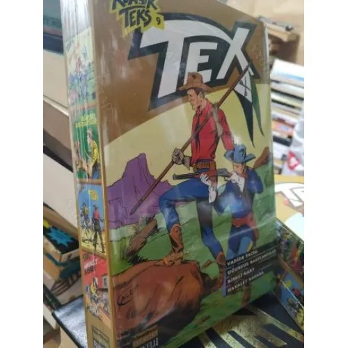 Tex (Teks) Maceraperest Çizgiler Altın Klasik Cilt 9 Vadide Facia*Uğursuz Rastlantılar*Riskli Kart*Hayalet Kasaba Shrinkli Tex kartları dahil