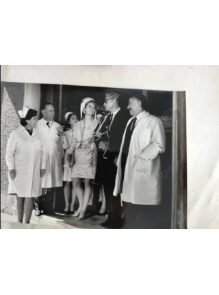 Yalan Yıllar 1968 - Hülya Koçyiğit / Renan Fosforoğlu / Müşerref Çapın ve Doktor/Hemşireler * Siyah Beyaz /Set Fotosu