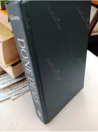 Done Deals: Venture Capitalists Tell Their Stories (Hardcover)