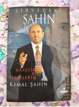 Zirvedeki Şahin: Hayatım ve Fikirlerim (Kemal Şahin)