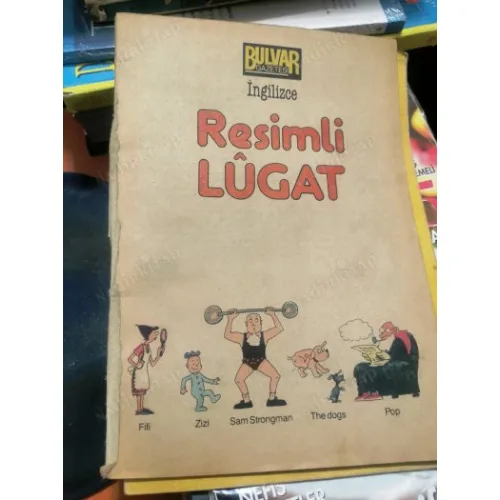 BULVAR GAZETESİ İNGİLİZCE RESİMLİ LÜGAT (Karton Kapakları kopmuş)