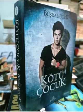 Kötü Çocuk I Cilt 1 (Ciltli-Şömizli-Ayraçlı)