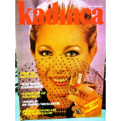 Kadınca 25/Aralık/1980 Kapak Emel Sayın,Talat Bulut,Oğuz ve Teki Aral,Patronlu Modeller,Yeni yıl Makyajı,İçki Nasıl Hazırlanır,Erkekler de Ağlamalı