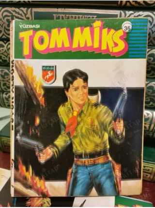 Yüzbaşı Tommiks Tay Büyük Albüm Cilt 36 30 Kasaba Tehlikede - 31 Şüpheli Bir Tip (36 lik Seri)