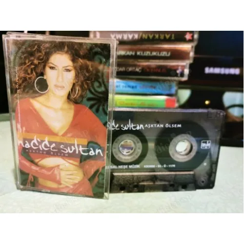 Nadide Sultan - Aşktan Ölsem Neşe / Universal Bandrol-Kartonet Tam Kaset