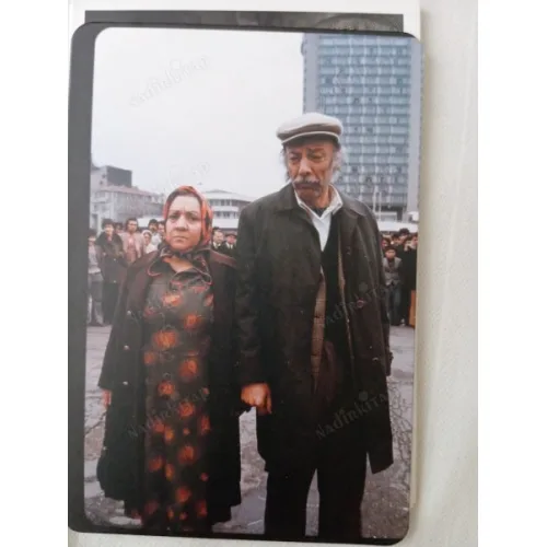 Kartpostal / Neşeli Günler Adile Naşit-Münir Özkul Taksim meydanı Renkli