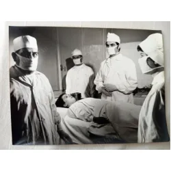 Yalan Yıllar 1968 - Murat Soydan Hülya Koçyiğit Ameliyat Masası * Siyah Beyaz / Set Fotosu Hülya Koçyiğit imzalı