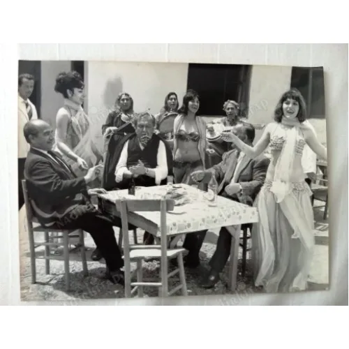 Yakut Gözlü Kedi 1966 - Sulukule Dansözlü Eğlence Sahnesi * Siyah Beyaz / Set Fotosu