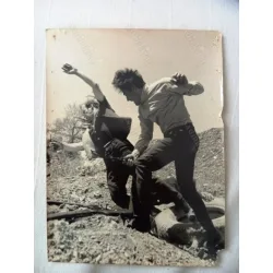 Yakut Gözlü Kedi 1966 - Cüneyt Arkın Silahlı Dövüş Sahnesi * Siyah Beyaz / Set Fotosu