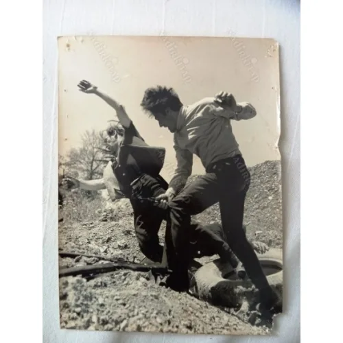 Yakut Gözlü Kedi 1966 - Cüneyt Arkın Silahlı Dövüş Sahnesi * Siyah Beyaz / Set Fotosu