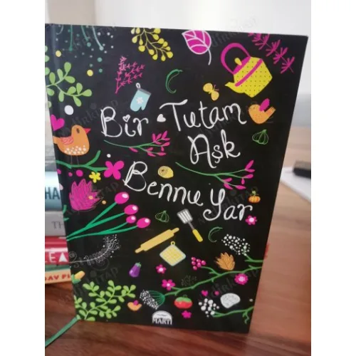 Bir Tutam Aşk (Ciltli, Özel Baskı Yeni)