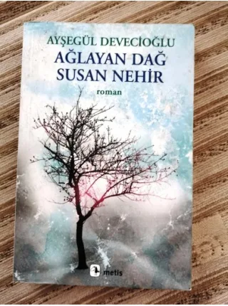 Ağlayan Dağ Susan Nehir