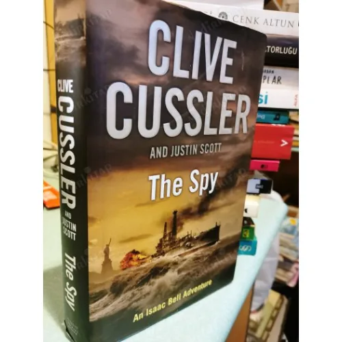 The SPY (An Issac Bell Adventure) HardCover Şömizli