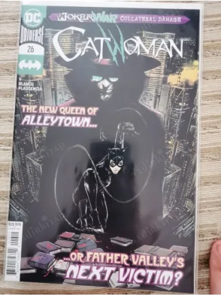 DC CatWoman Volume 5 #26 of Present (Regular, Comicare)