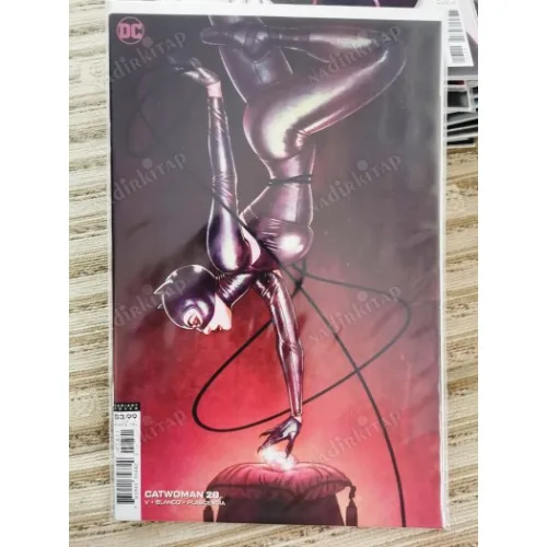 DC CatWoman Volume 5 #28 of Present (Cover B Jenny Frison Card Stock Variant, Comicare)