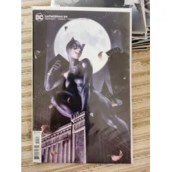 DC CatWoman Volume 5 #24 of Present (Cover B Junggeun Yoon Variant, Comicare) DC CatWoman Volume 5 #24 of Present (Cover B Junggeun Yoon Variant, Comicare)