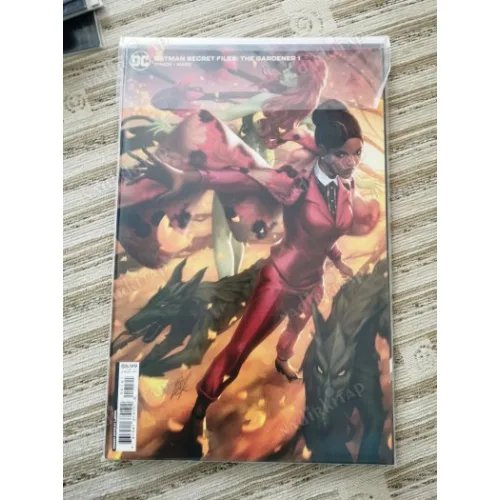 DC Batman Secret Files: The Gardener (Cover B Ejikure Card Stock Variant Comicare )