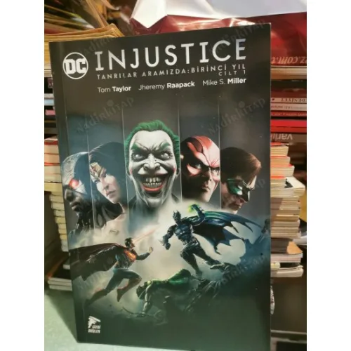 DC INJUSTICE Yıl 1 Cilt 1 (2 Ciltlik Seri) Tanrılar Aramızda Birinci Yıl