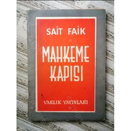 Mahkeme Kapısı İlk Basım 1956