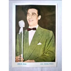 Fotoğraf Renkli Celal İnce (Foto Müeddep Erkmen) 1950 li yıllar Mikrofona Papyonlu şarkı söylerken Fotoğraf Renkli Celal İnce (Foto Müeddep Erkmen) 1950 li yıllar Mikrofona Papyonlu şarkı söylerken