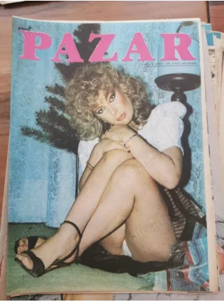 Pazar (Yeni) 23 Şubat 1984 Kapak Gönül Göksel Arka Ayşe Burak, Bilgen Bengü, Sezen Aksu Muzaffer Özpınar, Bedia Akartürk, Funda Fırat