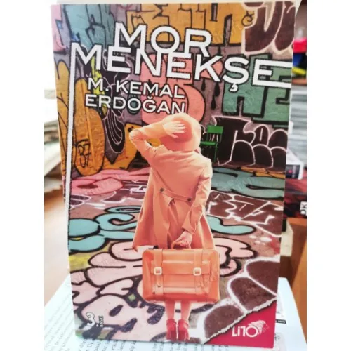 Mor Menekşe