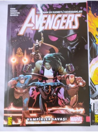 MARVEL Avengers Cilt 3 Vampirler Savaşı (3 Ciltlik Seri)