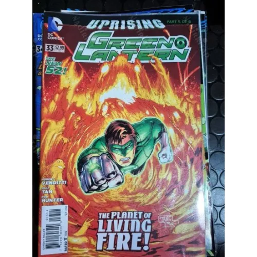 DC Green Lantern # 33 of 52 * Series Vol. 5 / 2011 - 2016 (Cover Artist Billy Tan)