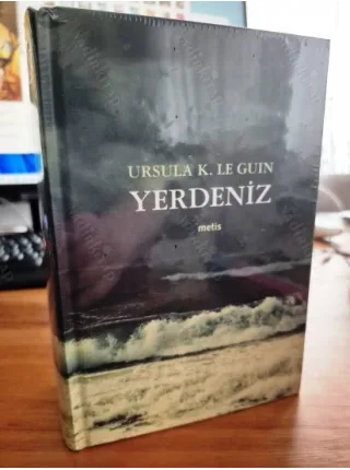 Yerdeniz * Ciltli (6 Kitap - Tek Cilt, Metis 30. Kuruluş Yıldönümü Özel Basımı, Ambalajında açılmamış)