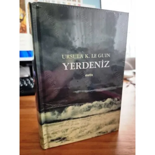 Yerdeniz * Ciltli (6 Kitap - Tek Cilt, Metis 30. Kuruluş Yıldönümü Özel Basımı, Ambalajında açılmamış)